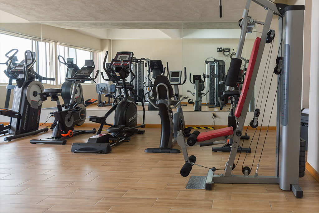 gimnasio equipado